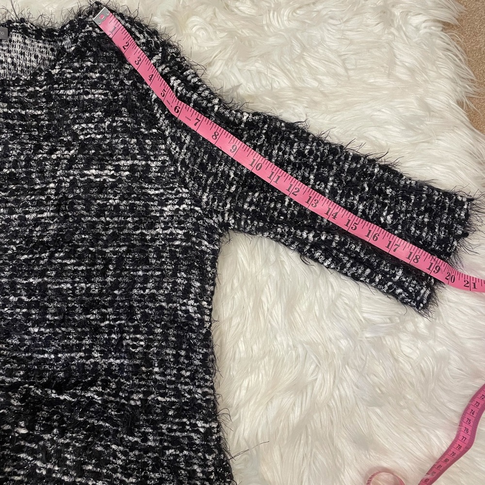 Vince camuto Extremely soft black and white mid-sleeve  sweater size medium - Picture 10 of 13